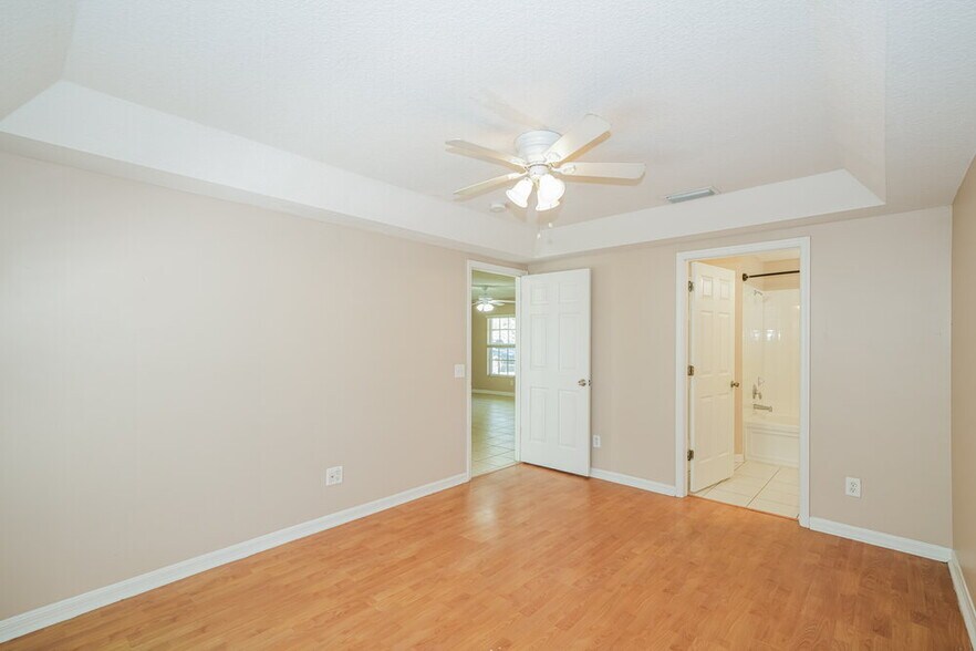 Building Photo - 5133 Anclote River St