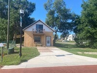 Building Photo - 741 W Osceola St