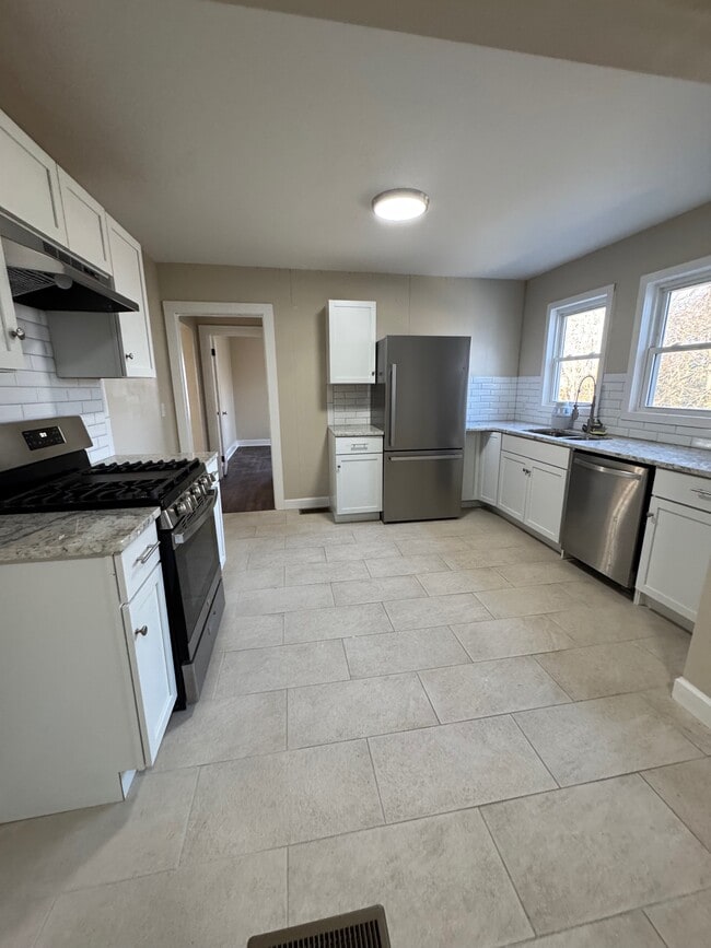 Building Photo - 29 Fairview Ave