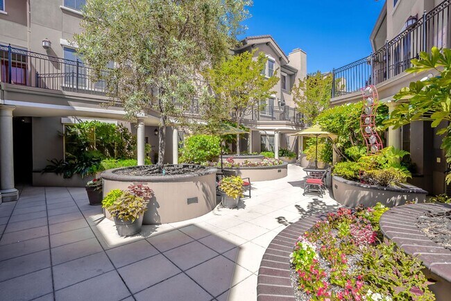 Building Photo - Fully Furnished Condo in the prestigious R...