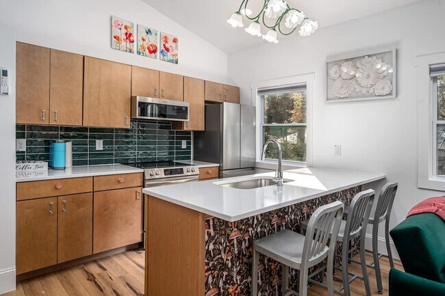 Building Photo - 288 Stonewall Road-SI ID1055518P