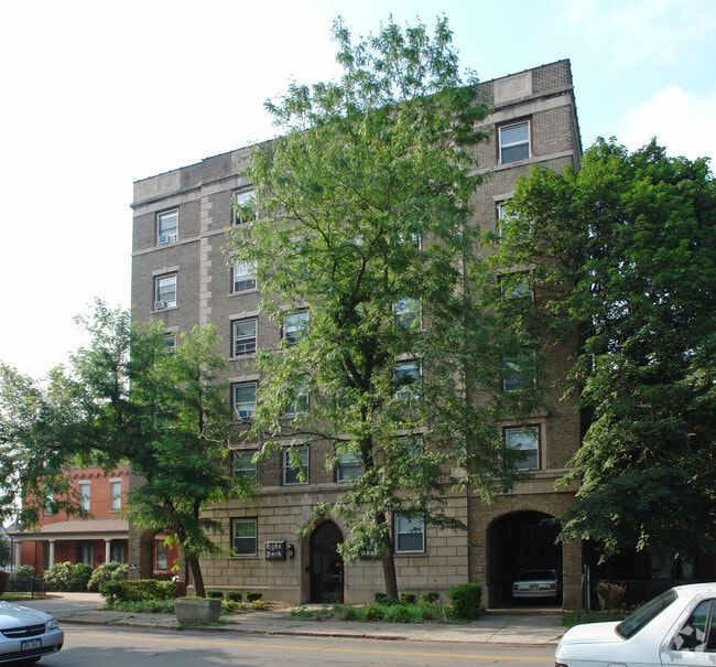 Building Photo - Hyde Park Apartments
