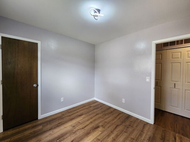 Building Photo - Updated 3 Bedroom Townhome in Great Area!