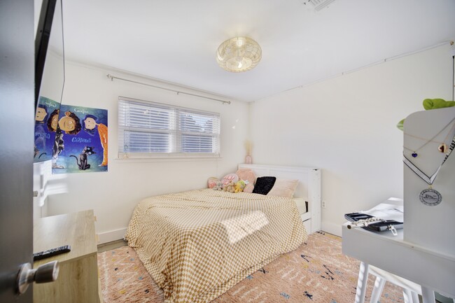 Building Photo - 1024 Juniper Ave