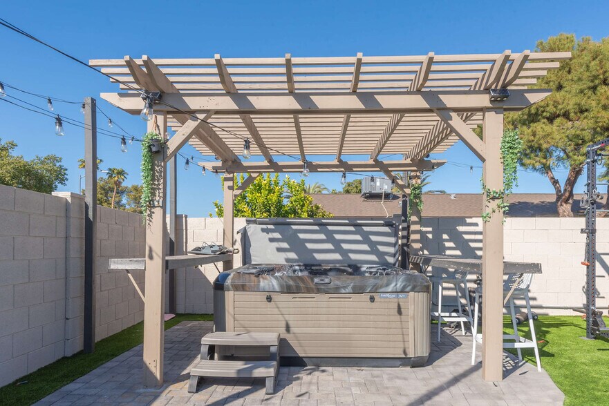 Building Photo - 3502 E Crocus Dr