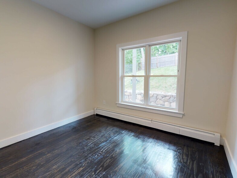 Building Photo - 822 Parker St