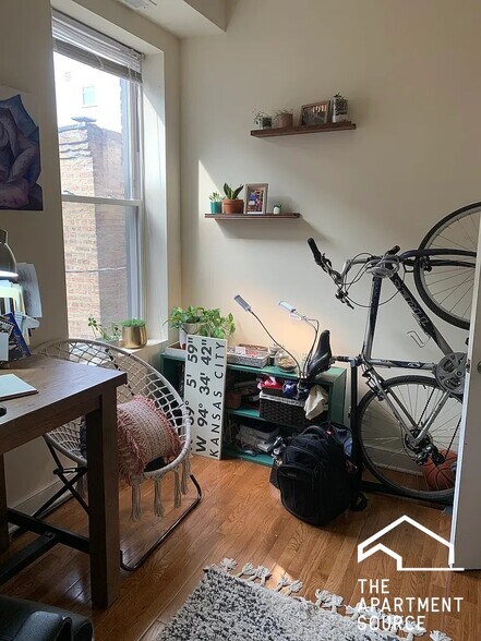 Building Photo - 851 W Fletcher St