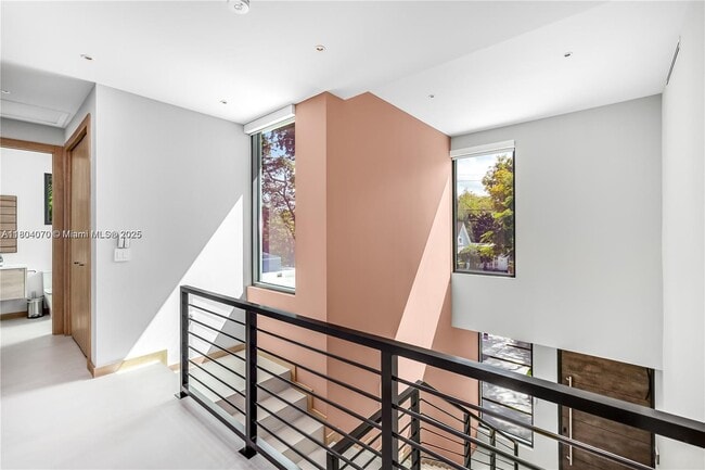 Building Photo - 683 NE 68th St