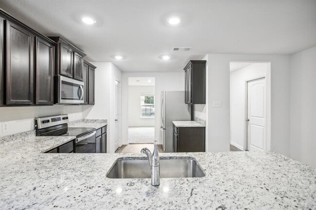 Building Photo - 1040 Riverdale Cove