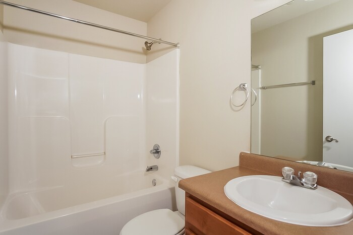 Building Photo - 203 Whitestone Dr NE