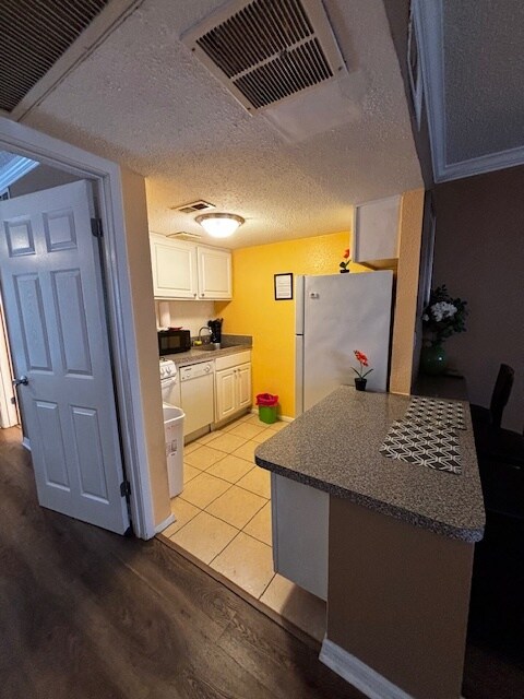 Building Photo - 121 Oyster Bay Cir