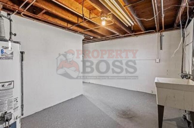 Building Photo - 2208 Taney Pl