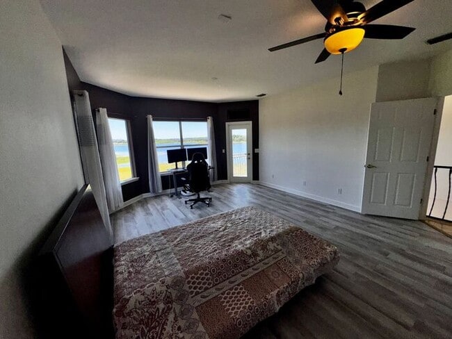 Building Photo - 3 Bedroom 2.5 Bath Cinnamon Bay Home with Stunning view, and Hardwood Flooring!