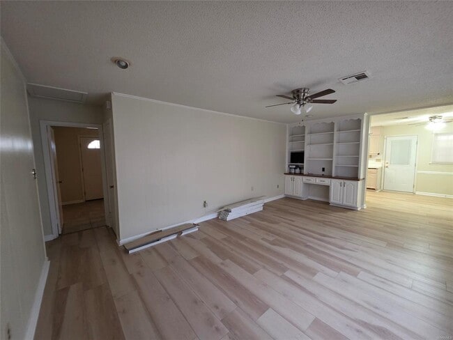 Building Photo - 4254 Lawnwood Dr