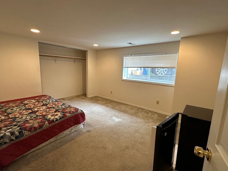 Building Photo - 5215 21st Ave NE