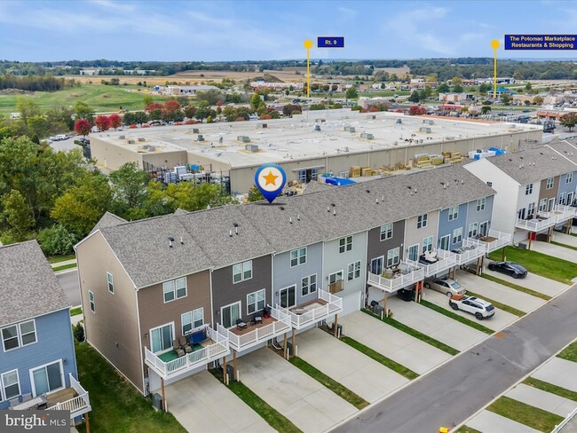 Building Photo - 179 Presidents Pointe Ave