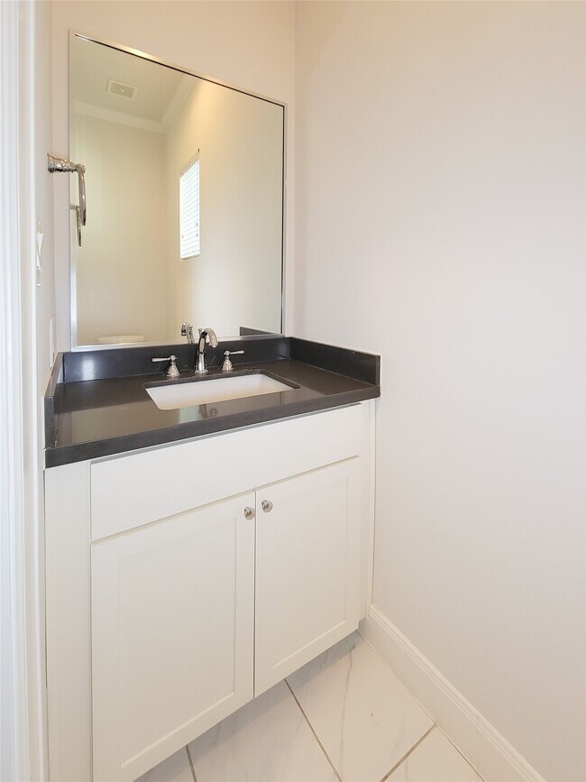 Building Photo - 12 Hermann Park Ct