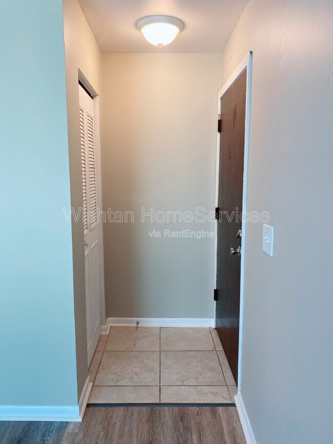 Building Photo - 202 Charleston Blvd