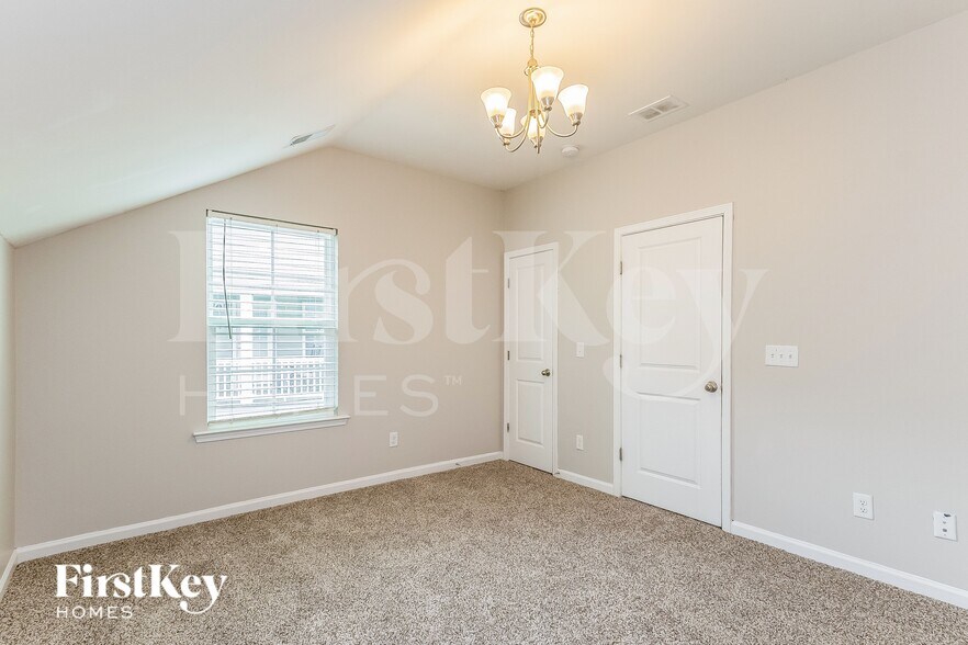 Building Photo - 447 Stonefield Cir