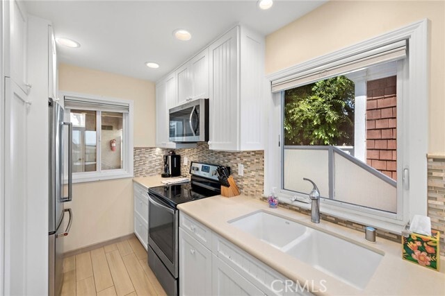 Building Photo - 1055 Gaviota Dr