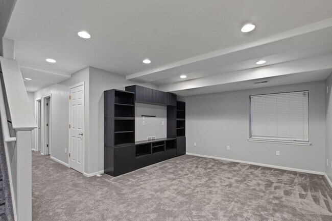 Building Photo - 6 Bedroom plus and office near Rigden Farms