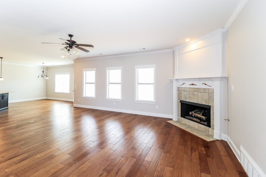 Building Photo - 30 Whispering Creek Dr