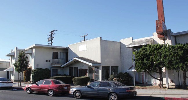 Building Photo - Crystal Arms