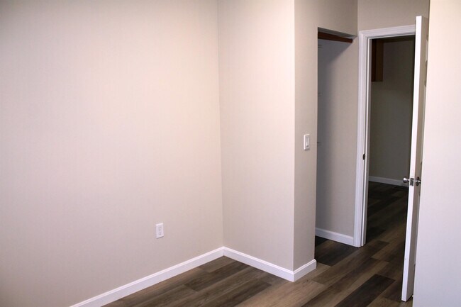 Building Photo - 57 S Mast St