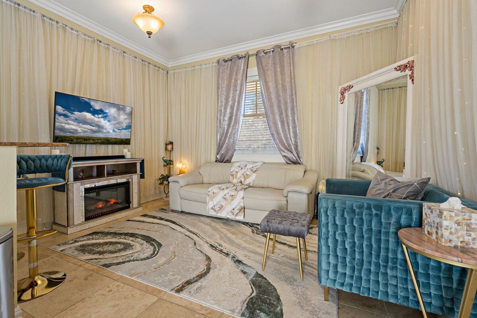 Building Photo - 611 S Orleans Ave