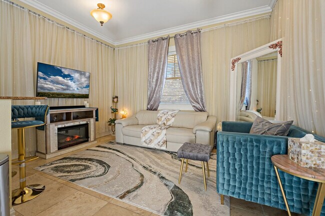 Building Photo - 611 S Orleans Ave