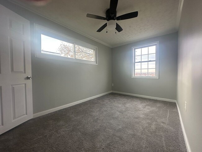 Building Photo - Three-Bedroom home in Baltimore