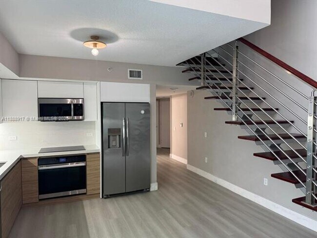 Building Photo - 41 SE 5th St