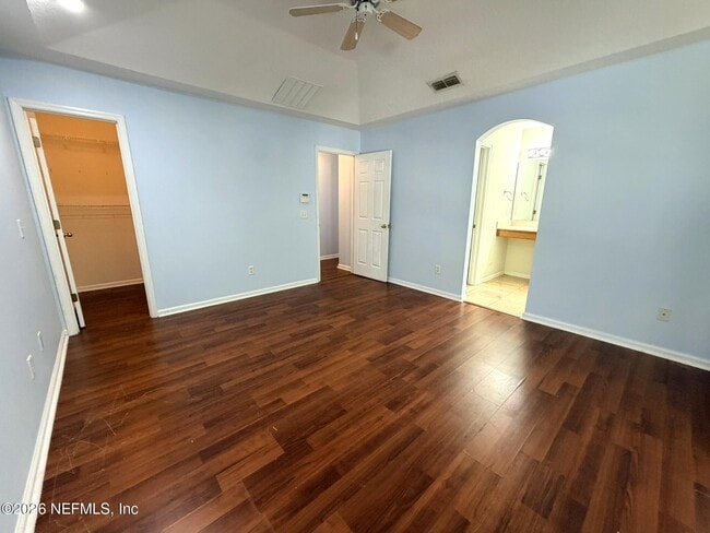 Building Photo - 321 Pecan Grove Dr