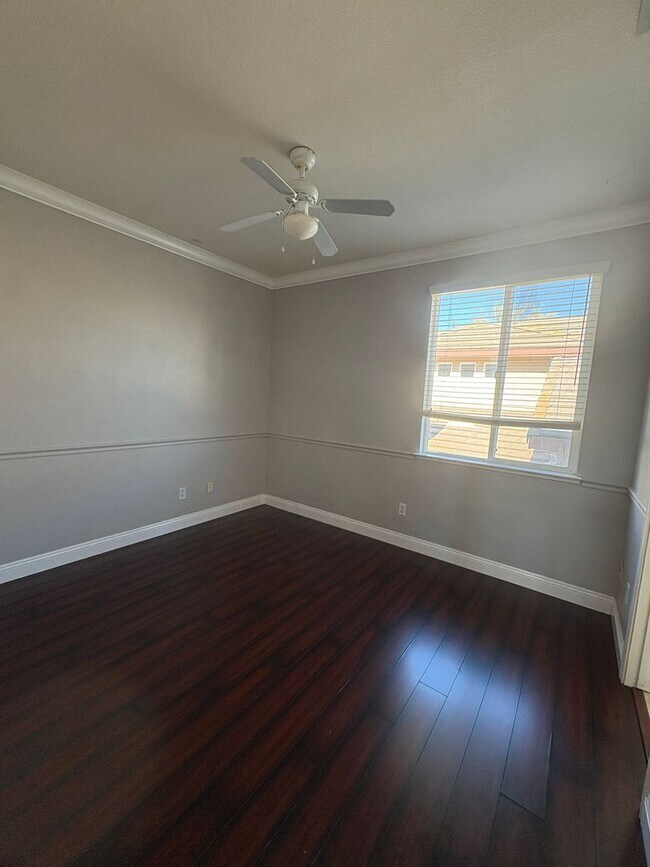 Building Photo - 139 Ainger Cir
