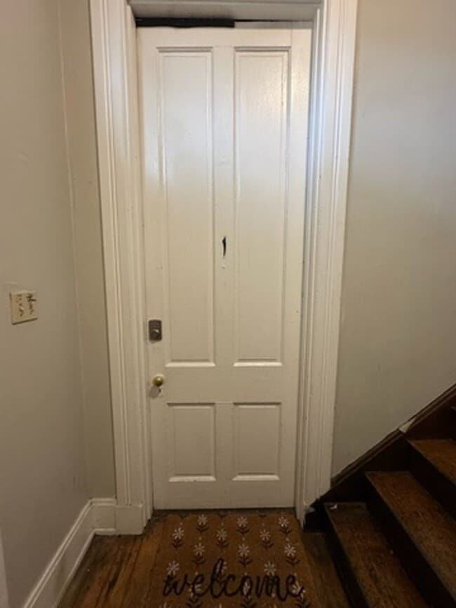 Building Photo - 26 Conklin St