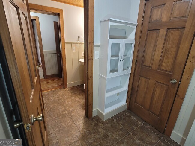 Building Photo - 2391 Booth Cir