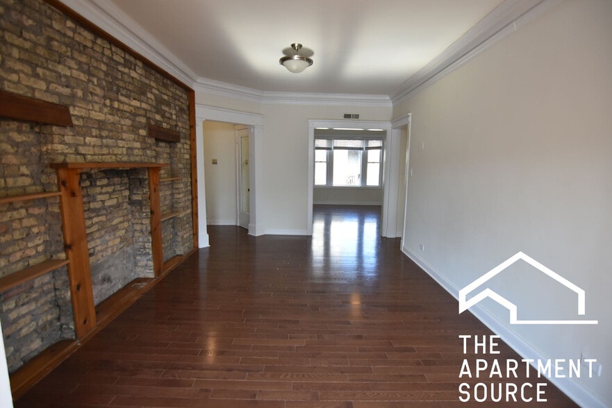 Building Photo - 3802 N Pine Grove Ave