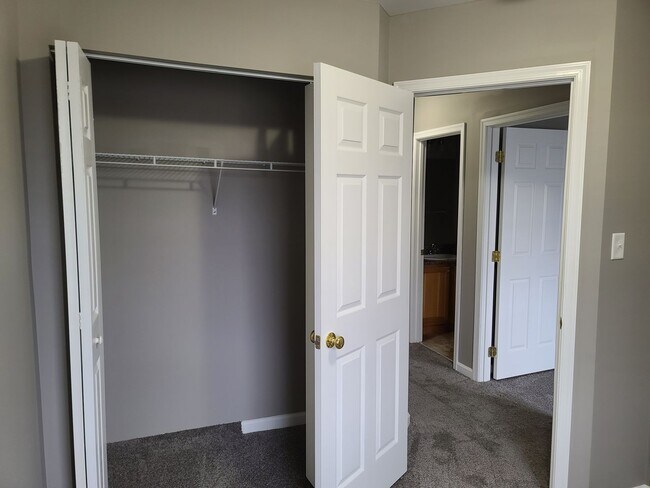 Building Photo - 3 Bedroom Townhome for Rent in Waynesboro