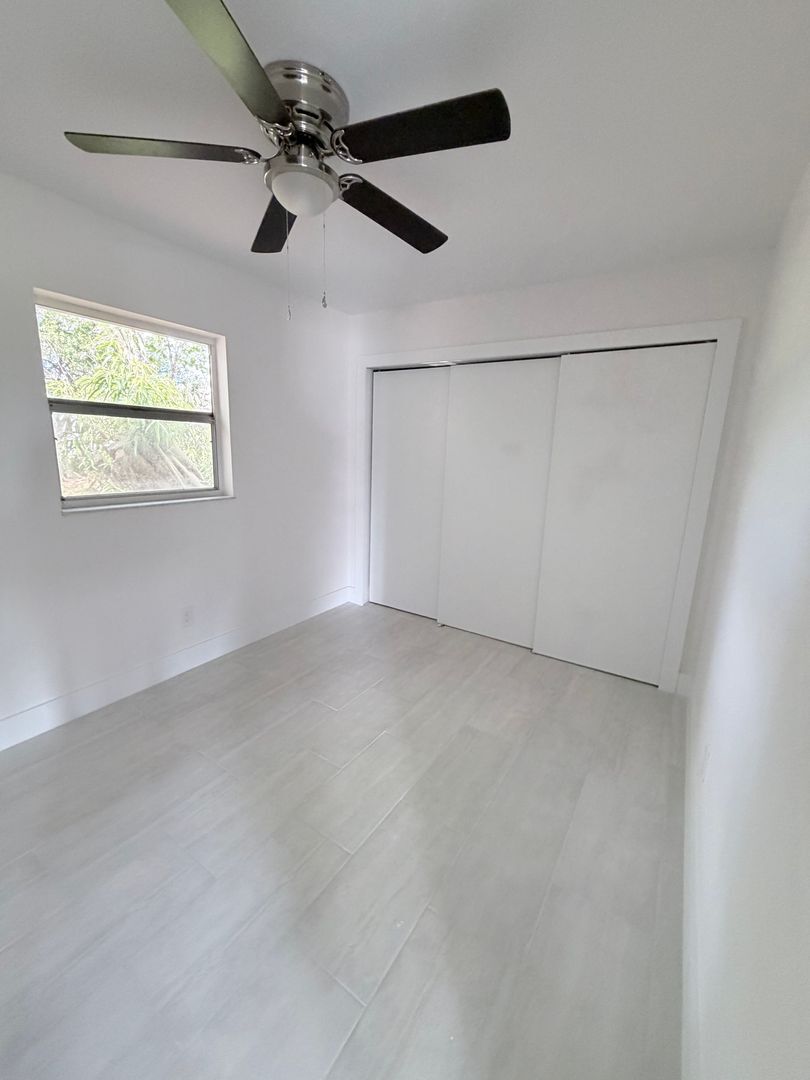 Building Photo - SECTION 8!!! 3/2 pool home with 2 BONUS ROOMS AVAILABLE 09/01/2026