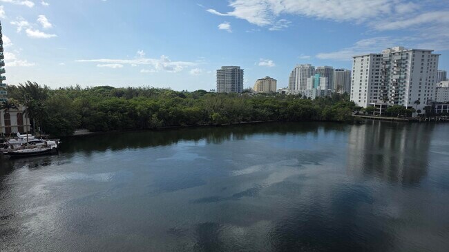 Building Photo - 936 Intracoastal Dr