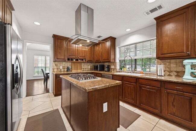 Building Photo - 18526 Fawn Run Ln