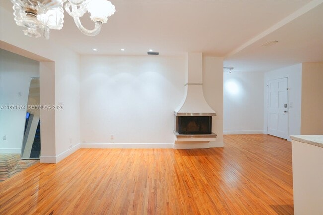 Building Photo - 355 Redwood Ln