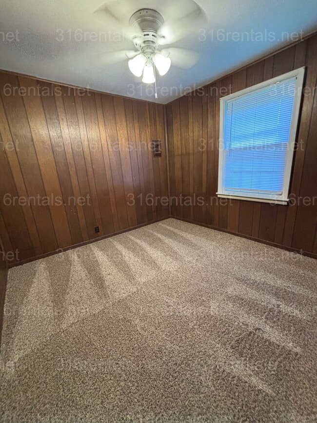 Building Photo - Two bed one bath available NOW!