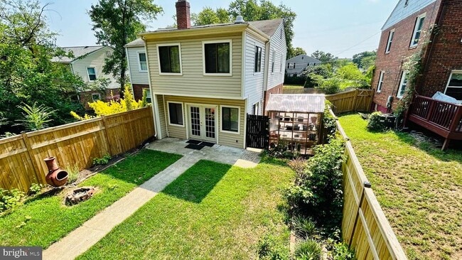 Building Photo - 5758 Biscayne Dr