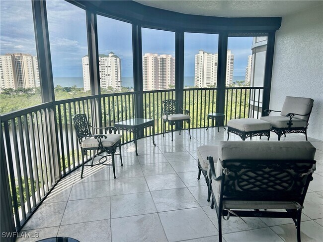 Building Photo - 8990 Bay Colony Dr