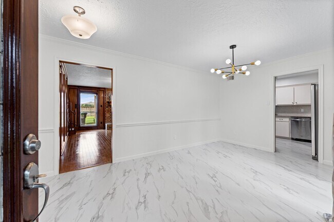 Building Photo - 110 Shadow Wood Dr