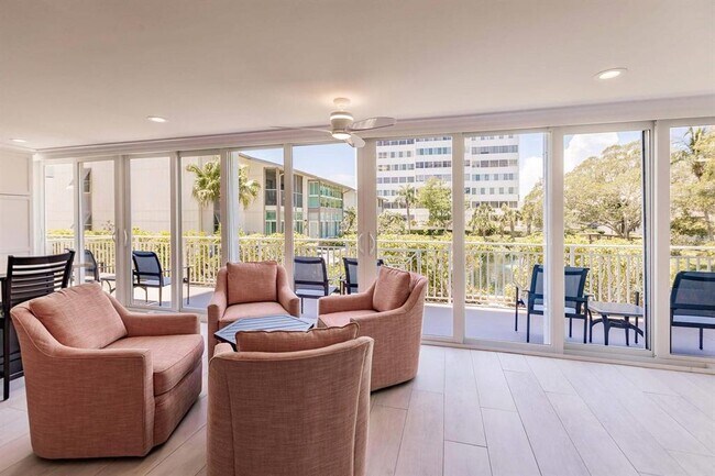 Building Photo - 1125 W Peppertree Dr