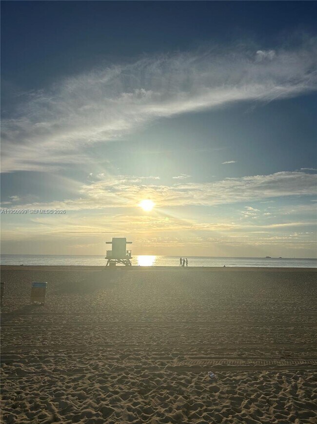 Building Photo - 345 Ocean Dr