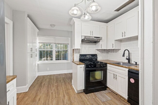 Building Photo - 76 Burbank Dr NW