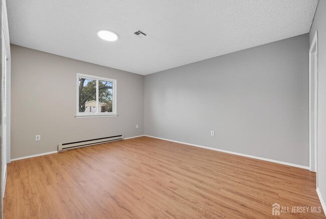 Building Photo - 351A Jutland Dr